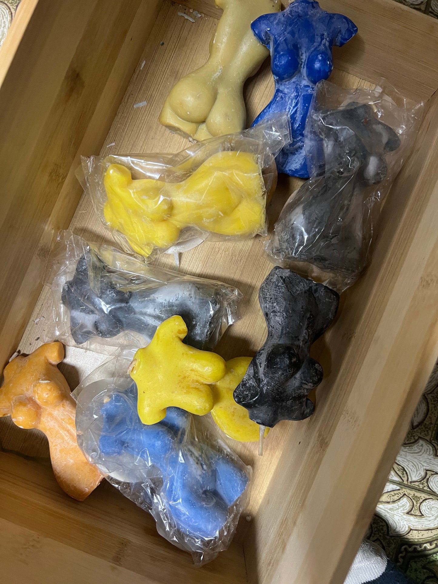 Display lady rainbows x 4 will discount to $10 at checkout