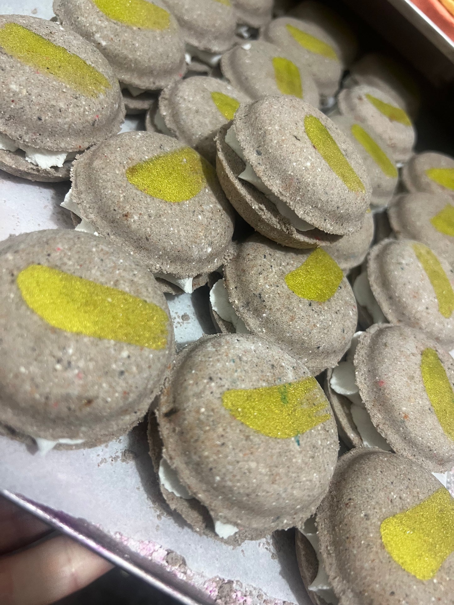 Macaroon Bath bomb